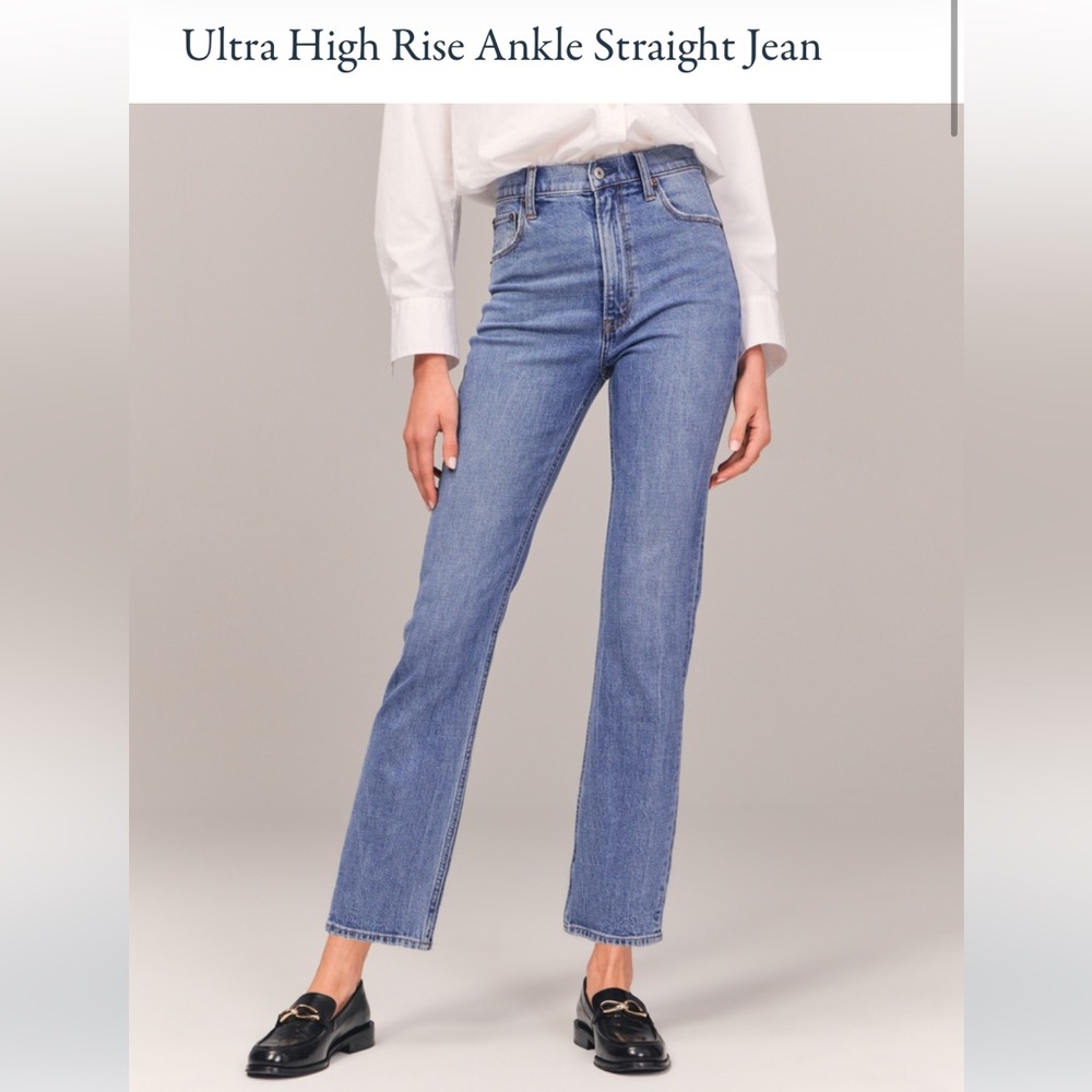 Abercrombie & Fitch Ultra High Rise Ankle Straight Jean